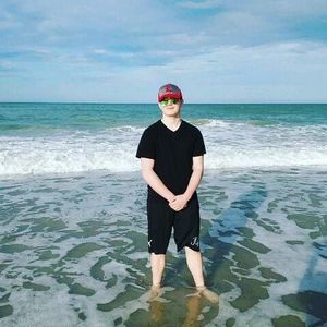 Meet your Posher, Justin